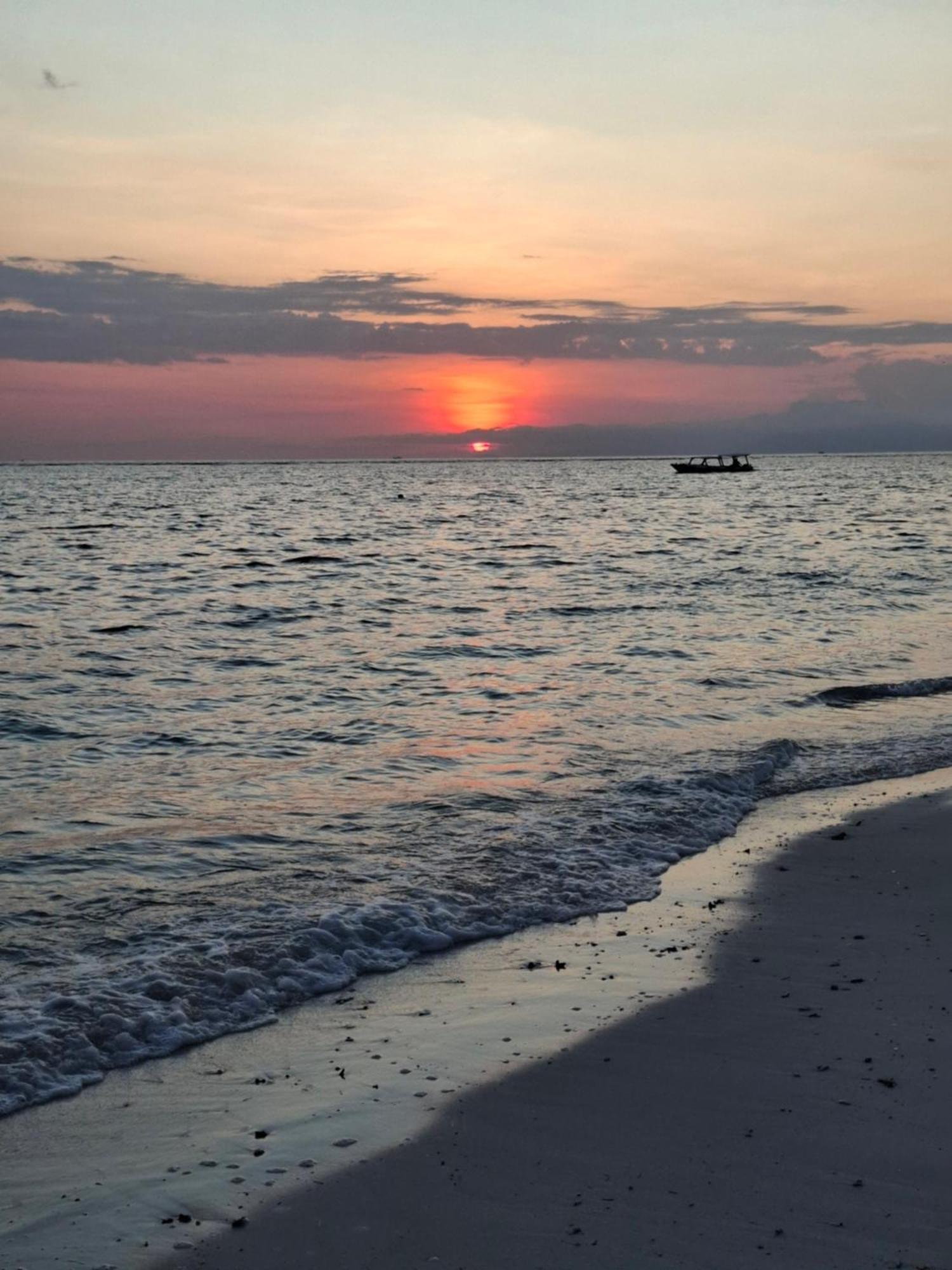Mandala Beach Healing Rooms Gili Air Eksteriør billede