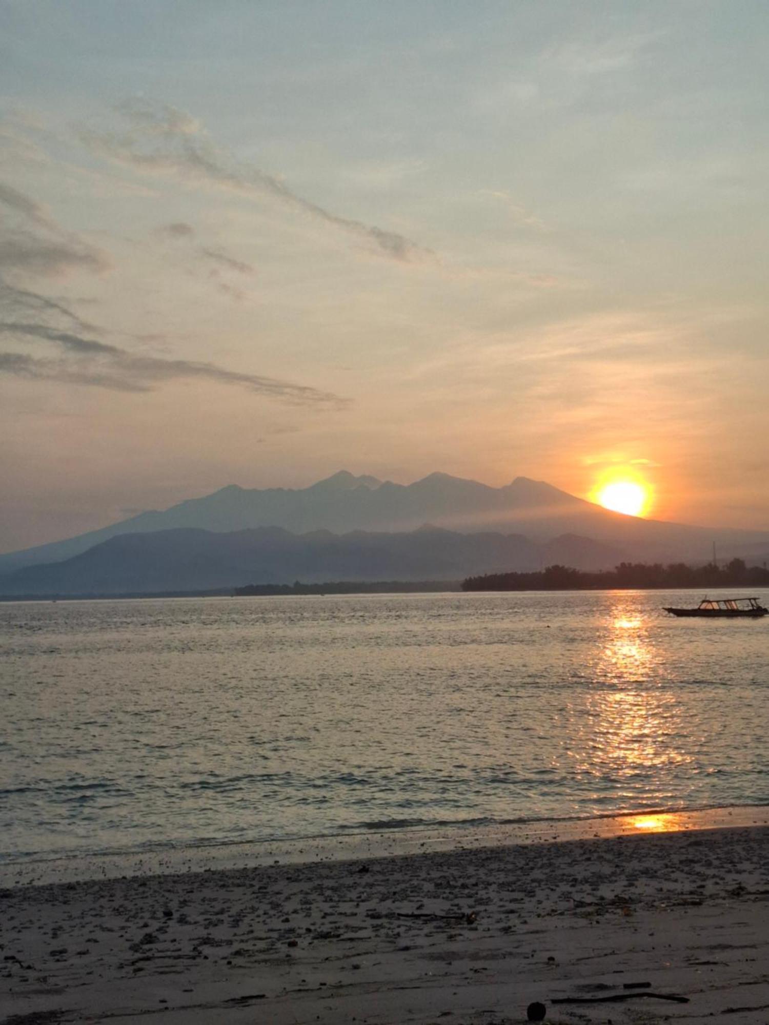 Mandala Beach Healing Rooms Gili Air Eksteriør billede